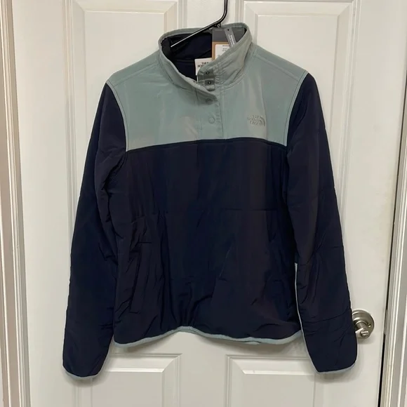 North Face Pullover - Picture 2 of 4